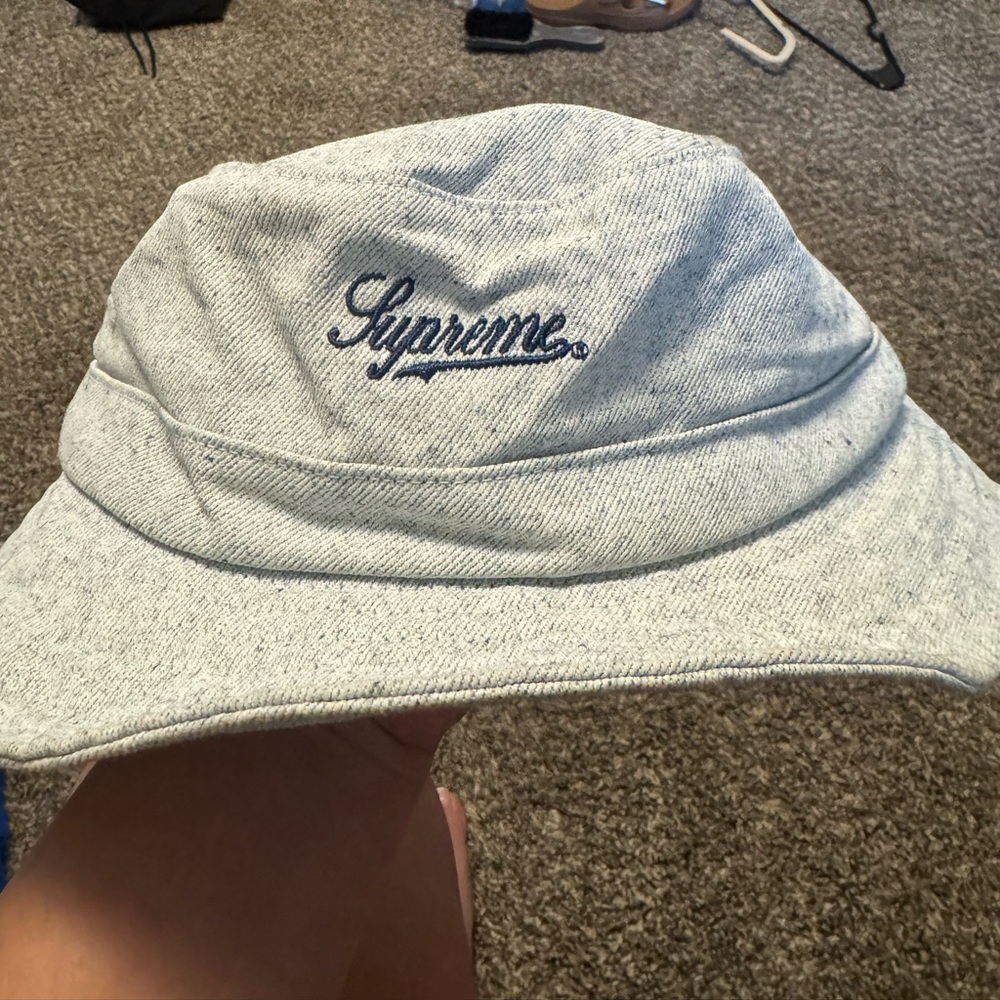 Supreme hat - Picture 3 of 3